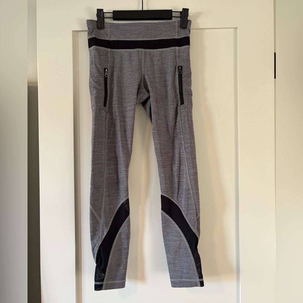 Lululemon Women’s Gray Active Leggings with Black Panels and Zippers